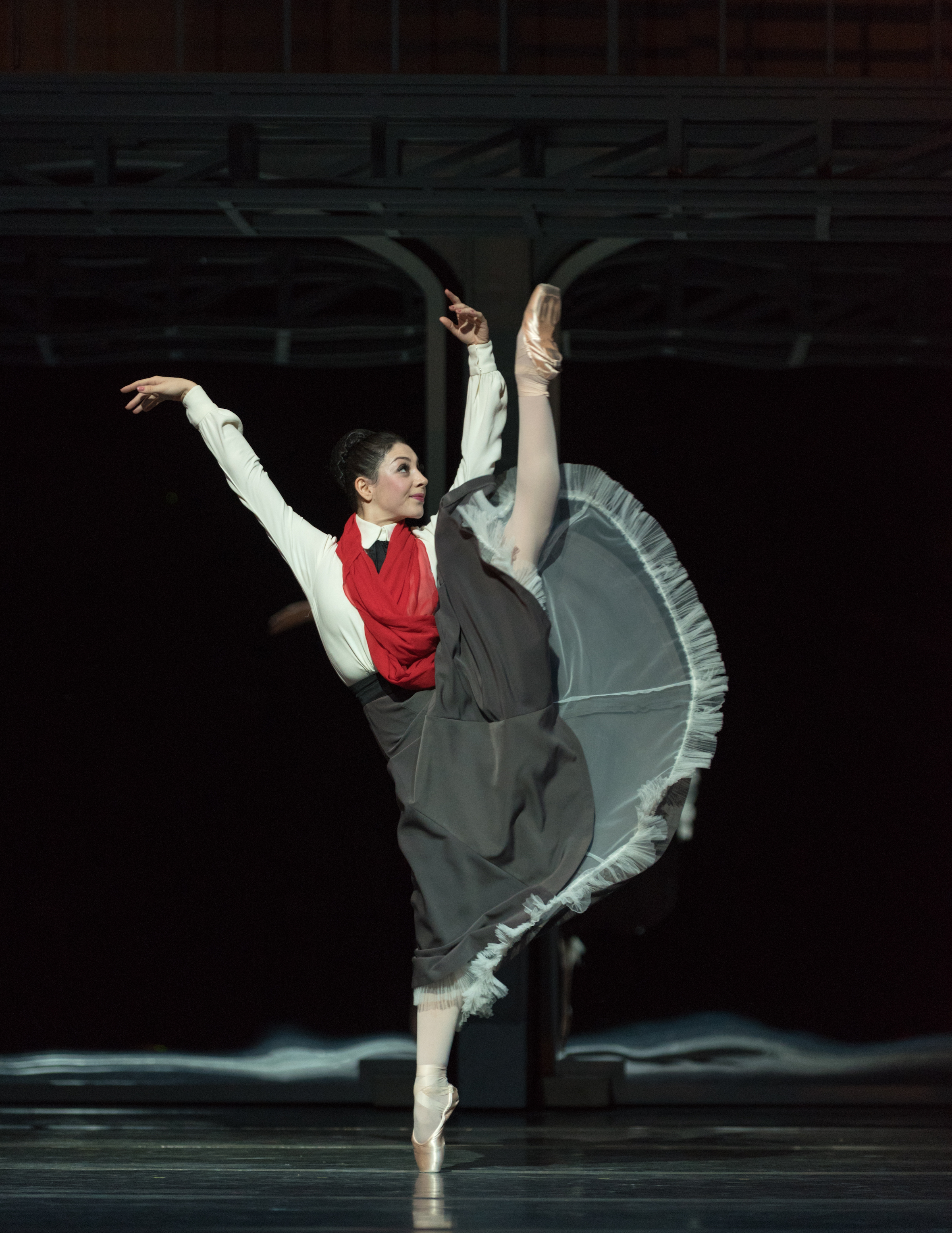 Ramkoers lobby behang Mata Hari fabuleerde haar eigen leven bij elkaar, creëerde haar eigen  realiteit' | Nationale Opera & Ballet