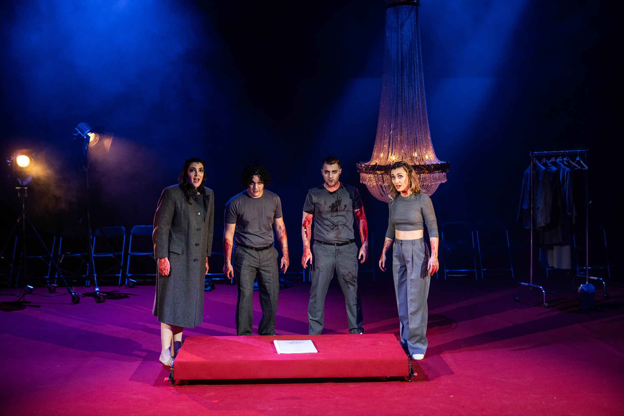 Sophia Hunt, Salvador Villanueva, Georgiy Derbas-Richter en Martina Myskohlid in The Four Note Opera (2024)