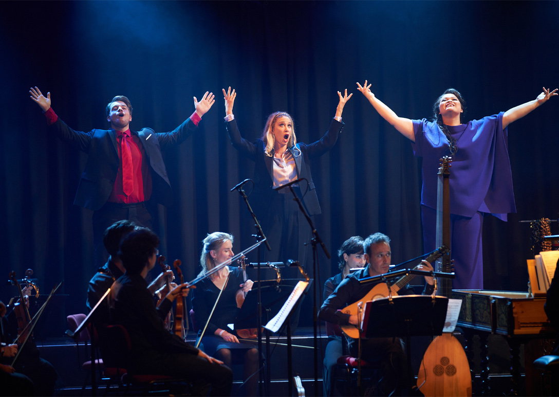 Georgiy Derbas-Richter, Maya Gour en Elenora Hu tijdens Dido and Aeneas in Paradiso