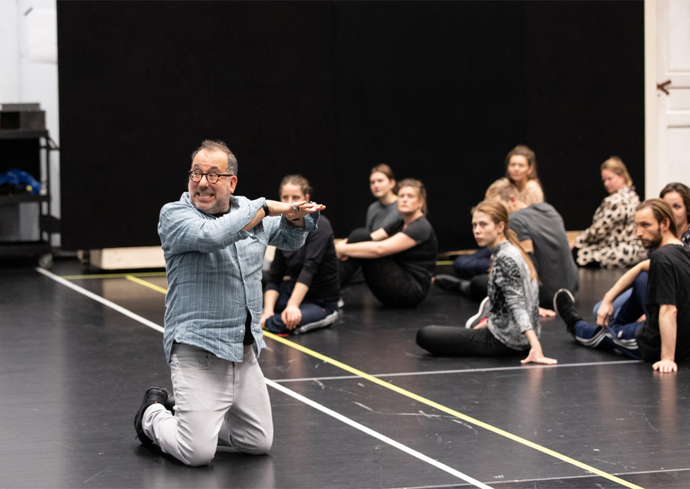 Rehearsal Turandot, stage director Barrie Kosky | Photo: Melle Meivogel