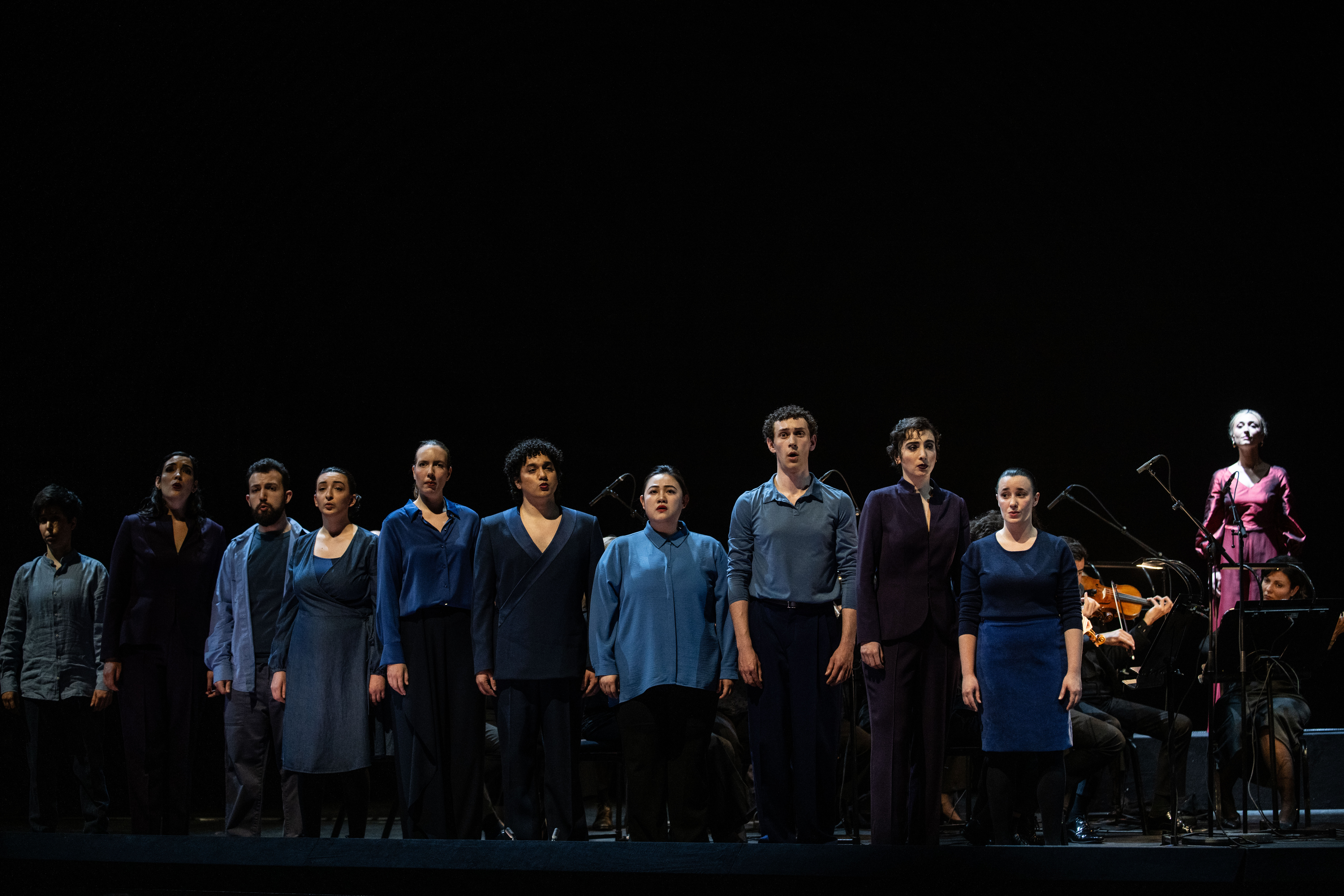 Chorus and Martina Myskohlid (Dido)