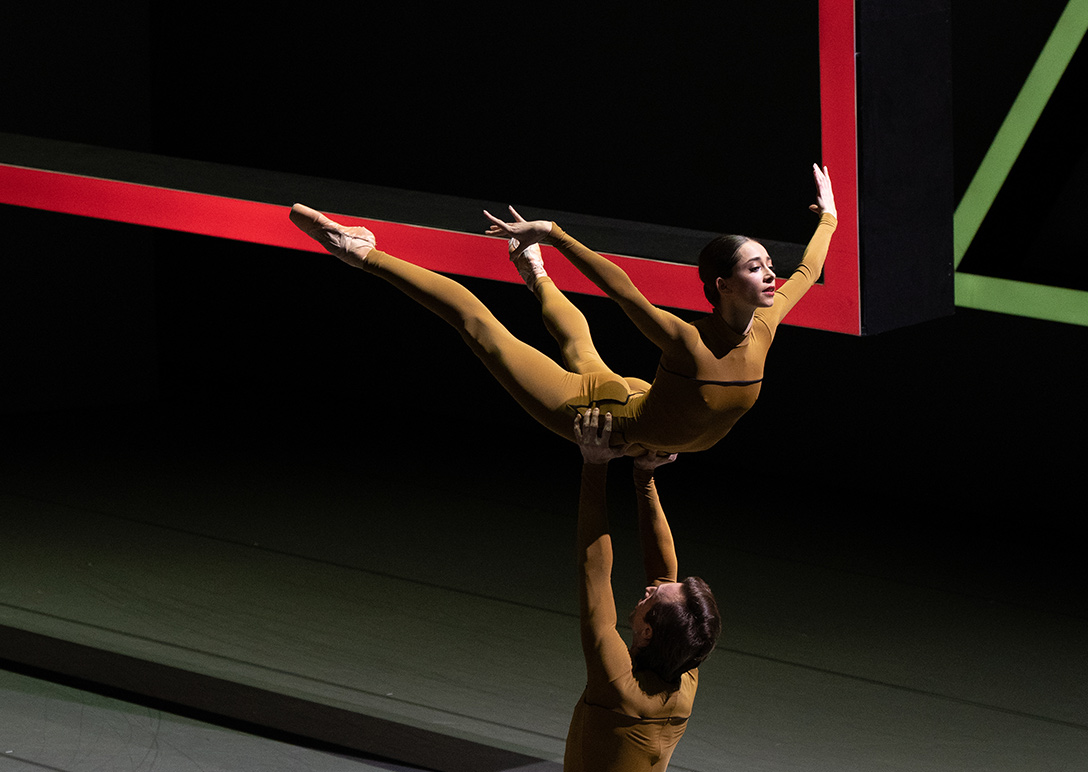 Elisabeth Tonev en Artur Shesterikov in The Four Seasons (2022) | Foto: Nina Tonoli