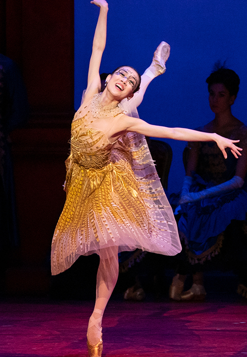 Qian Liu in Cinderella