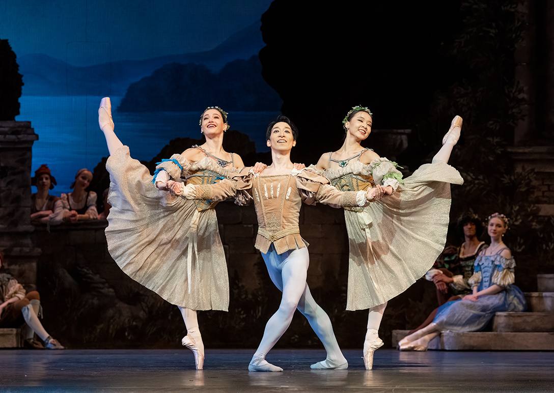 Salome Leverashvili, Sho Yamada en YuanYuan Zhang in Het Zwanenmeer (2023) | Foto: Marc Haegeman