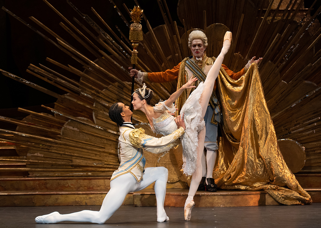 YuanYuan Zhang en Davi Ramos in The Sleeping Beauty (2023) | Foto: Nina Tonoli