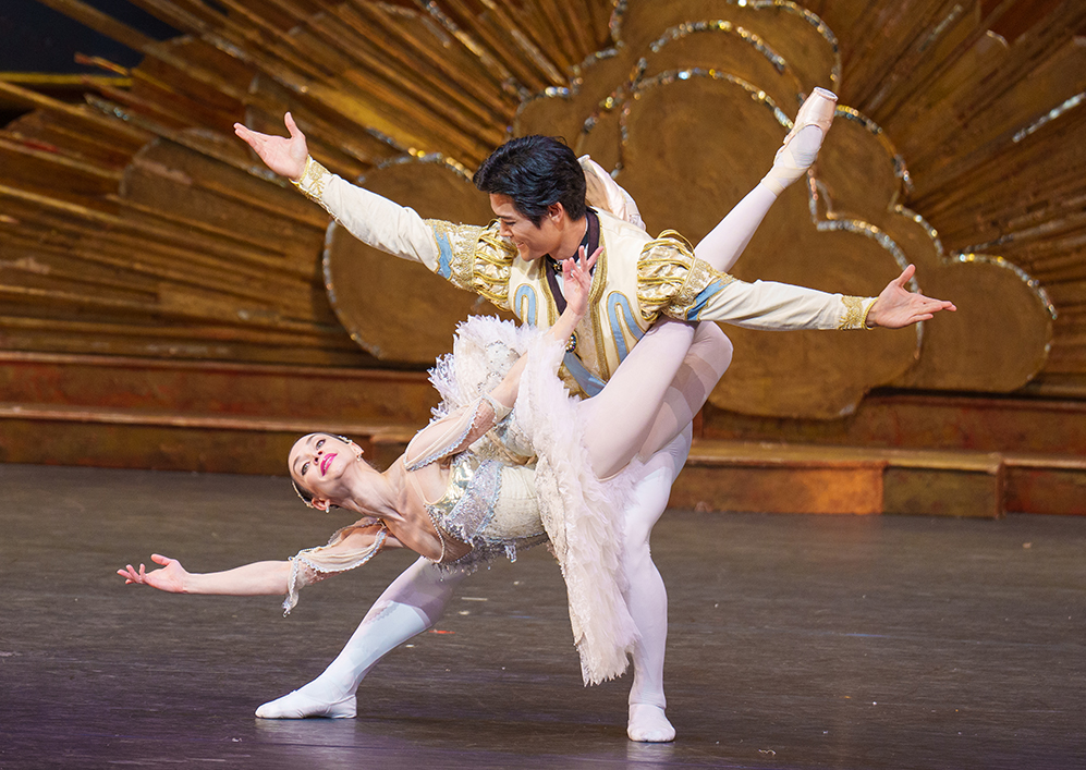 Aurora and Siegfried intertwined in The Sleeping Beauty