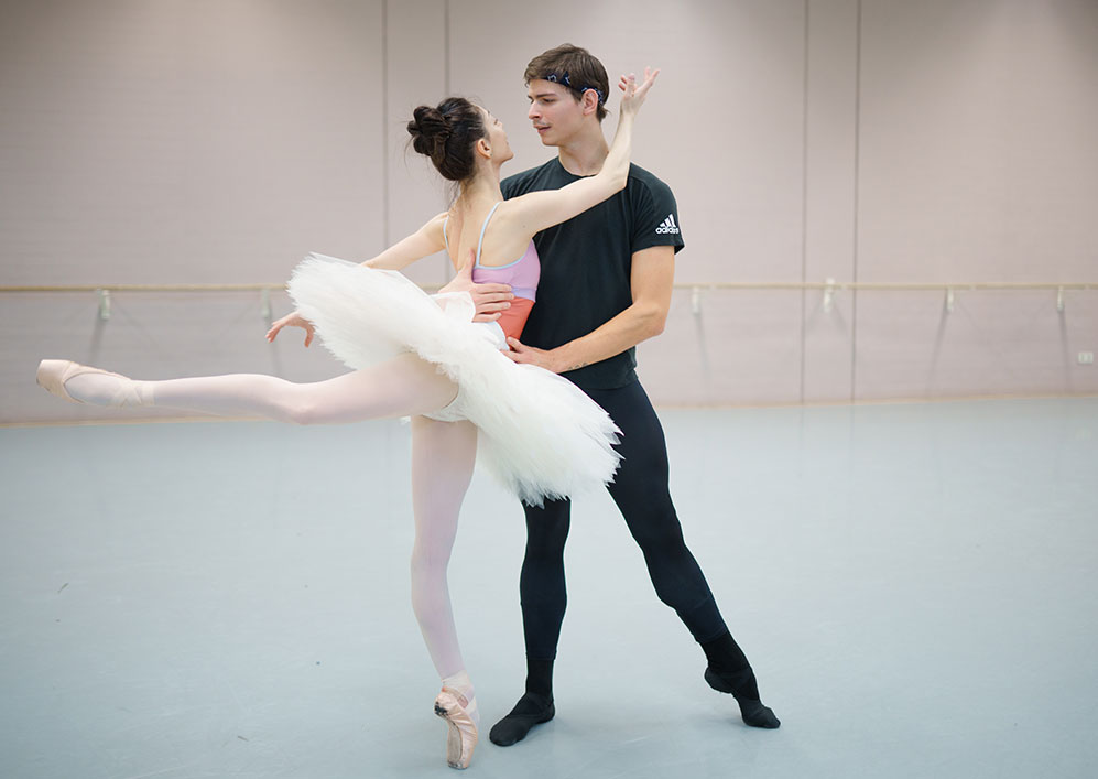 Rehearsal Swan Lake - Maia Makhateli and Jakob Feyferlik | Photo: Altin Kaftira