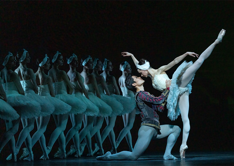 Young Gyu Choi and Anna Ol in Swan Lake