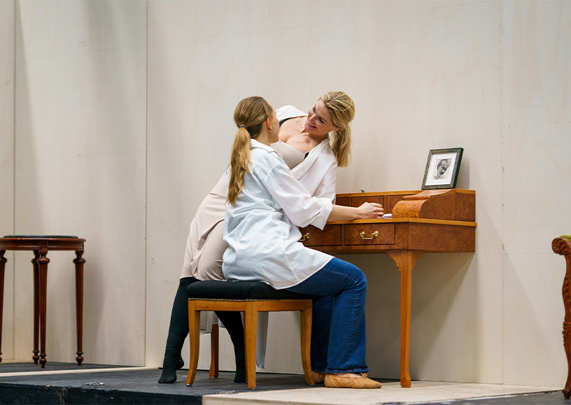 Angela Brower & Maria Bengtsson tijdens een repetitie voor Der Rosenkavalier