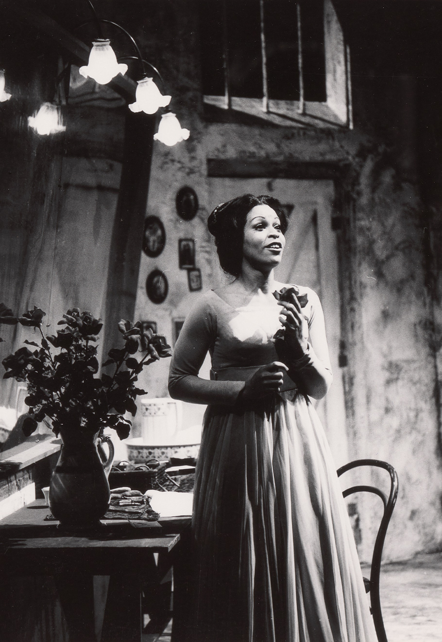 Roberta Alexander in Dorian Gray