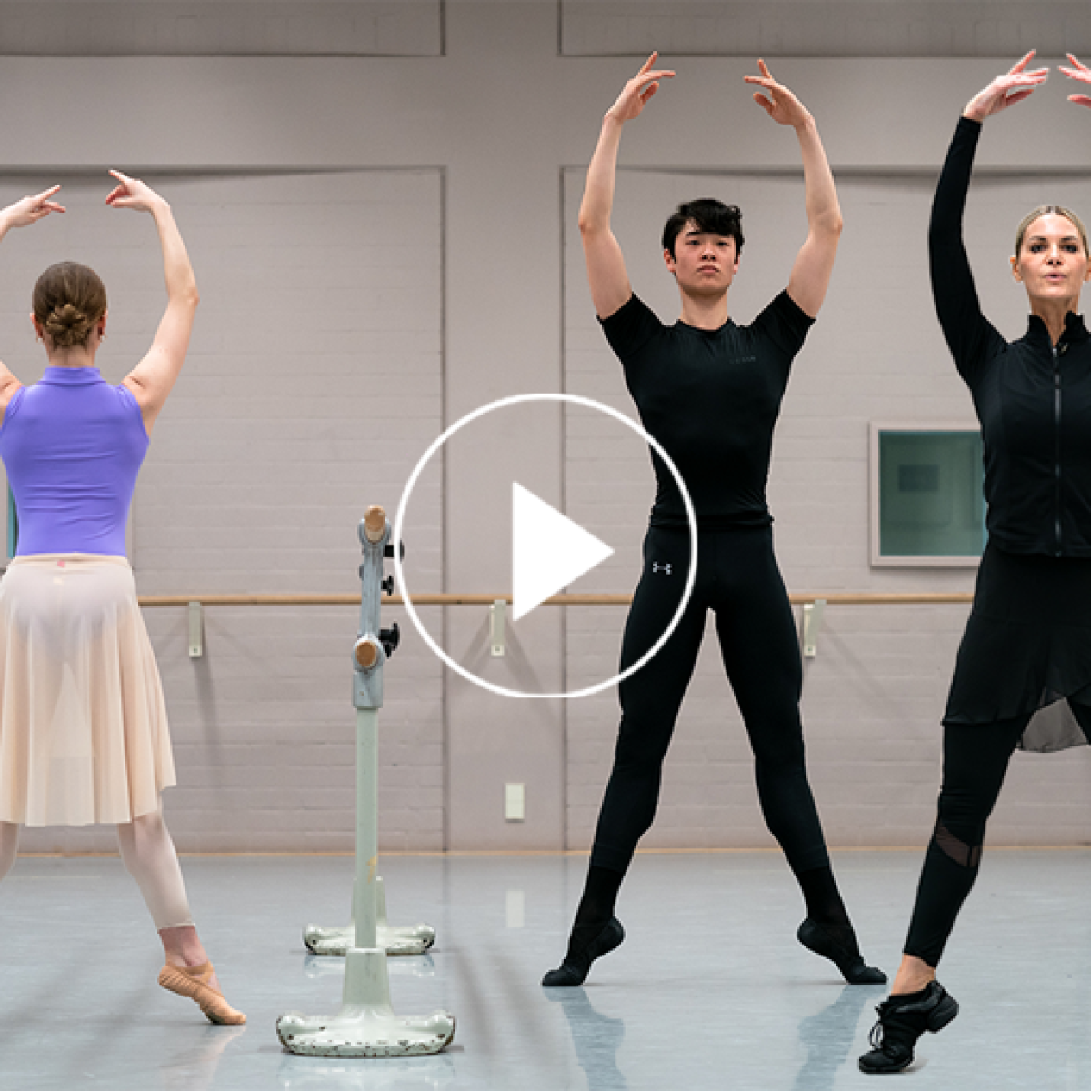 Ballet class for beginners 2 - Ballet Barre