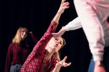 Workshopdocent met leerlingen