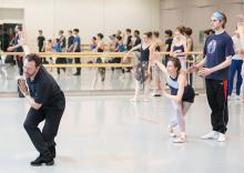 Alexei Ratmansky during a rehearsal of Firebird (2024) | Photo: Altin Kaftira