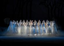 Myrtha and Wilis in the white act of Giselle