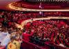 Grote zaal van NO&B met kinderen